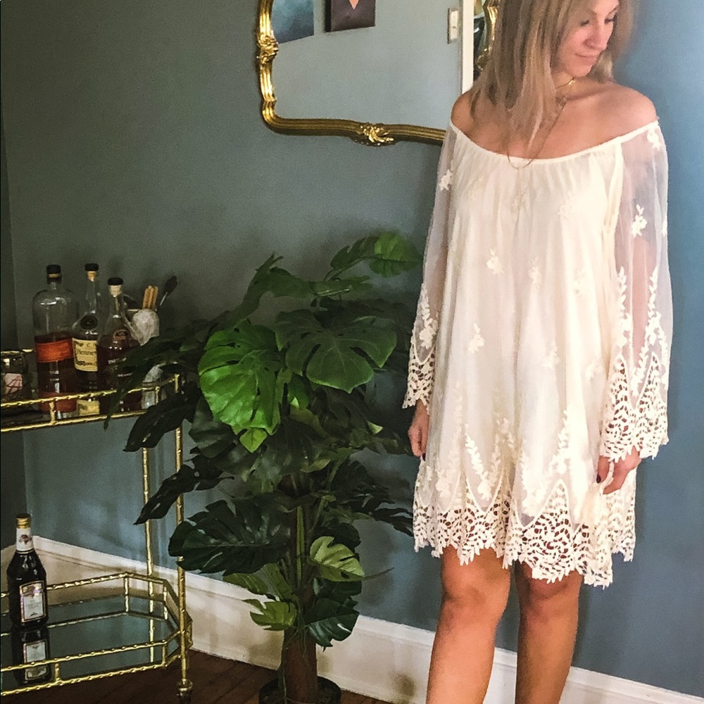 Lace cream dress